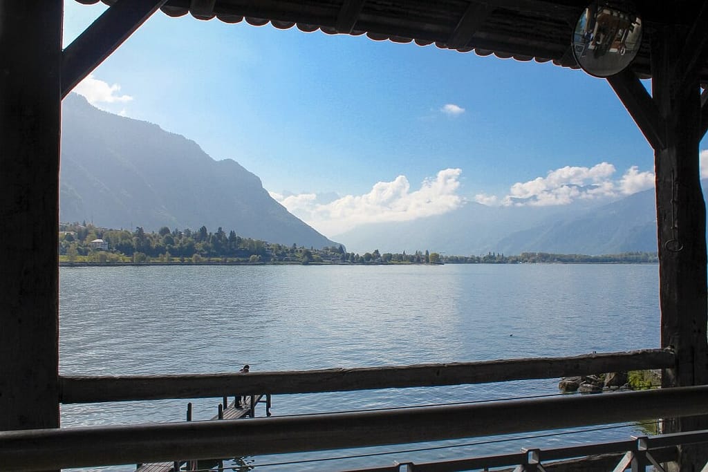 lavaux-wine-region-Chateau de-Chillon-view