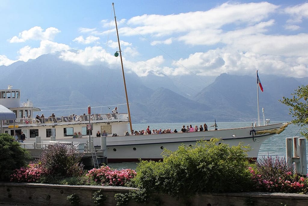 lavaux-wine-region-Montreux-lake-geneva