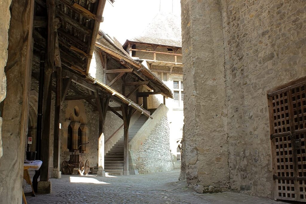 lavaux-wine-region-chillon-castle