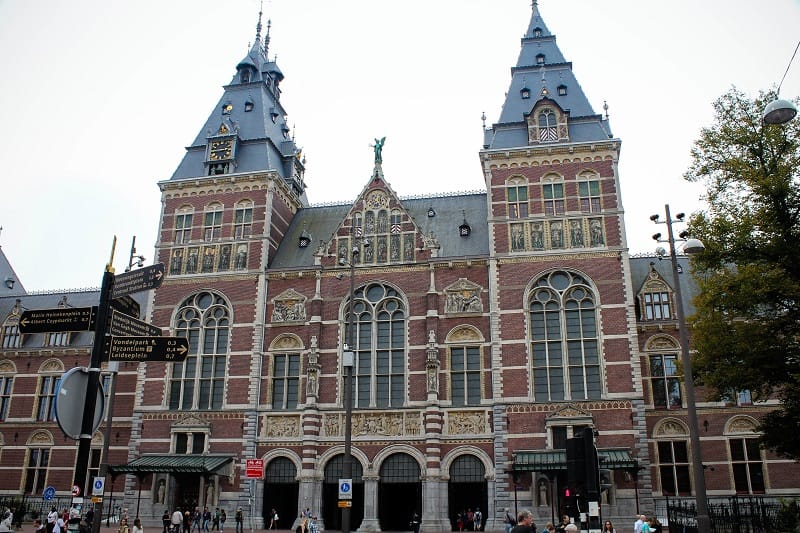 3 days in Amsterdam - Our Red Light District tour started at the historic central station